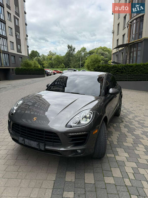 Porsche-0