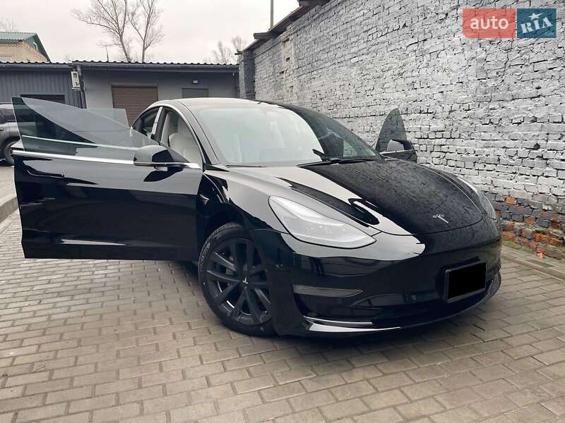 Tesla Model 3 2020