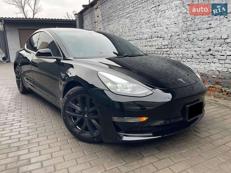 Tesla Model 3 2020