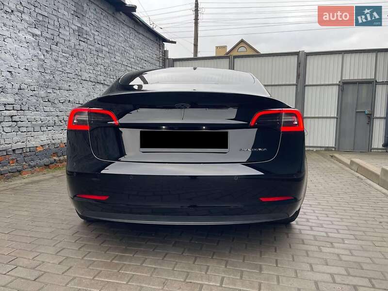 Tesla Model 3 2020