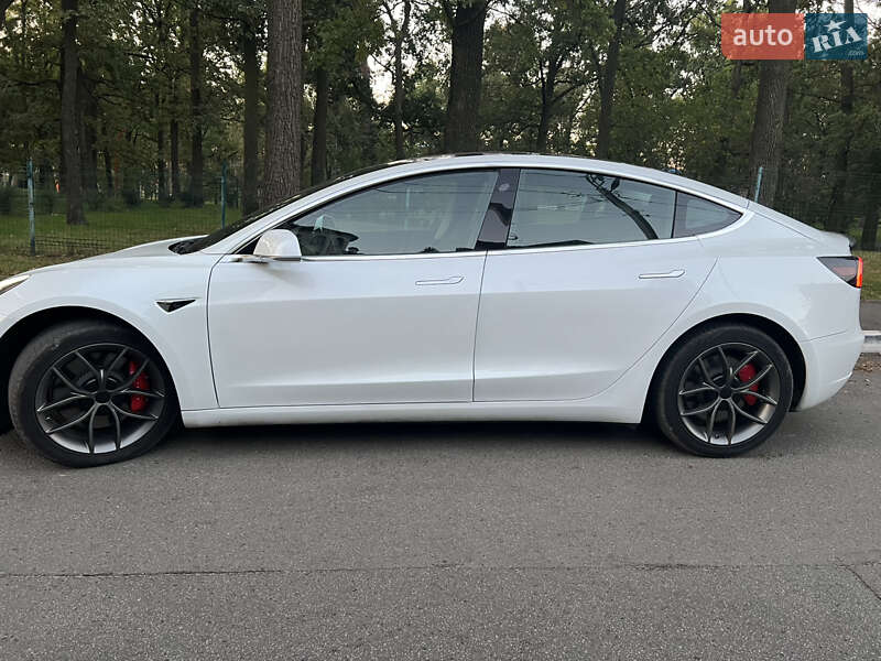 Tesla Model 3 2019
