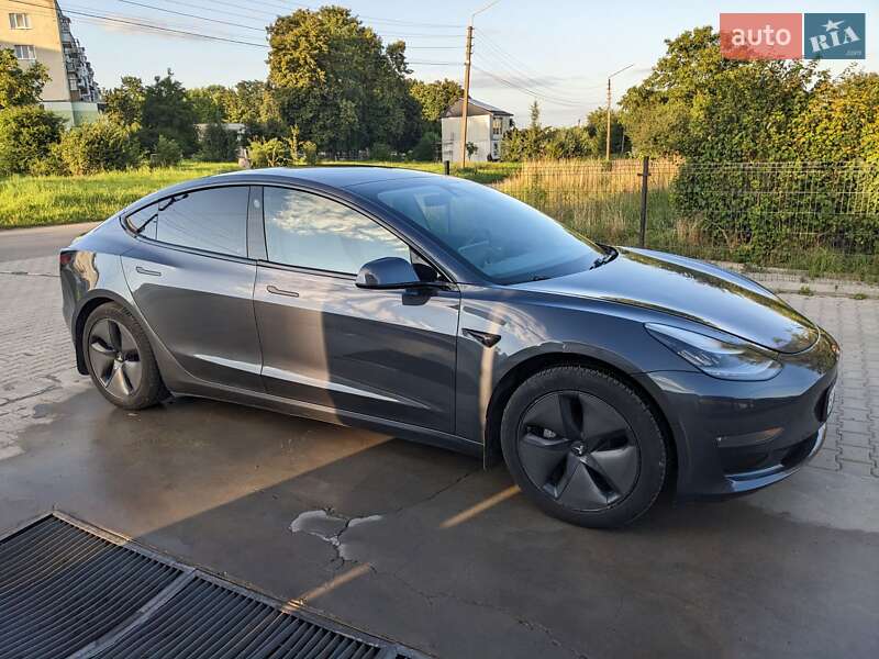 Tesla-3