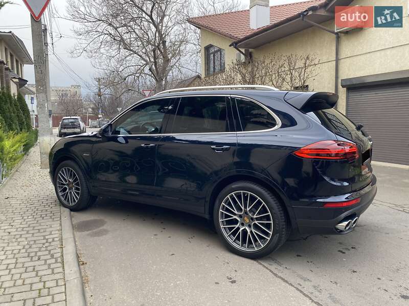 Porsche Cayenne 2016