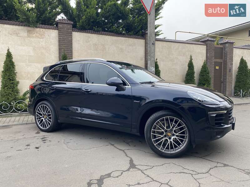 Porsche Cayenne 2016