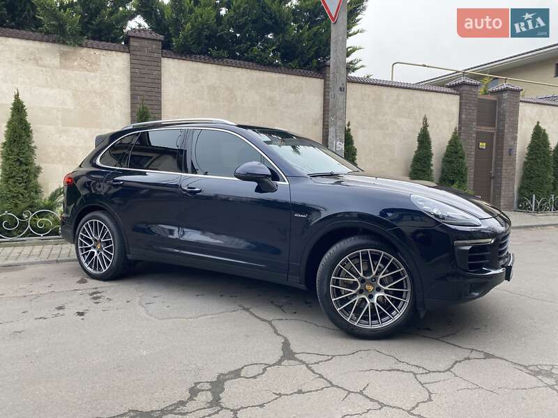 Porsche Cayenne 2016