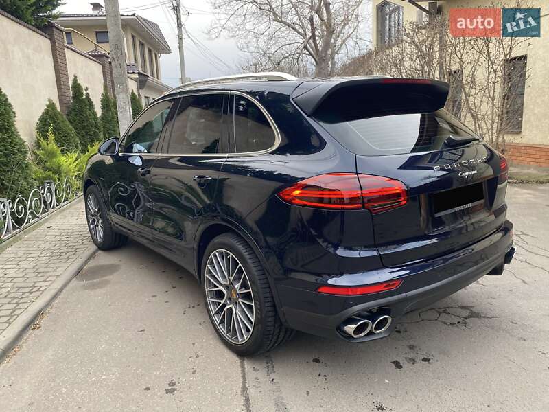 Porsche Cayenne 2016