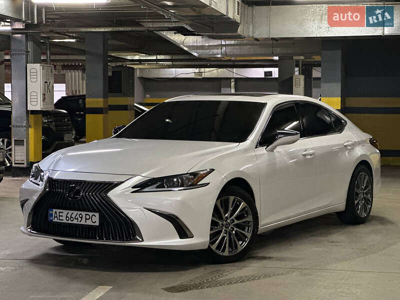Lexus-12