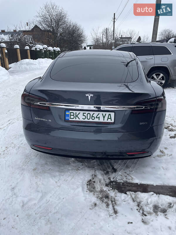 Tesla-8