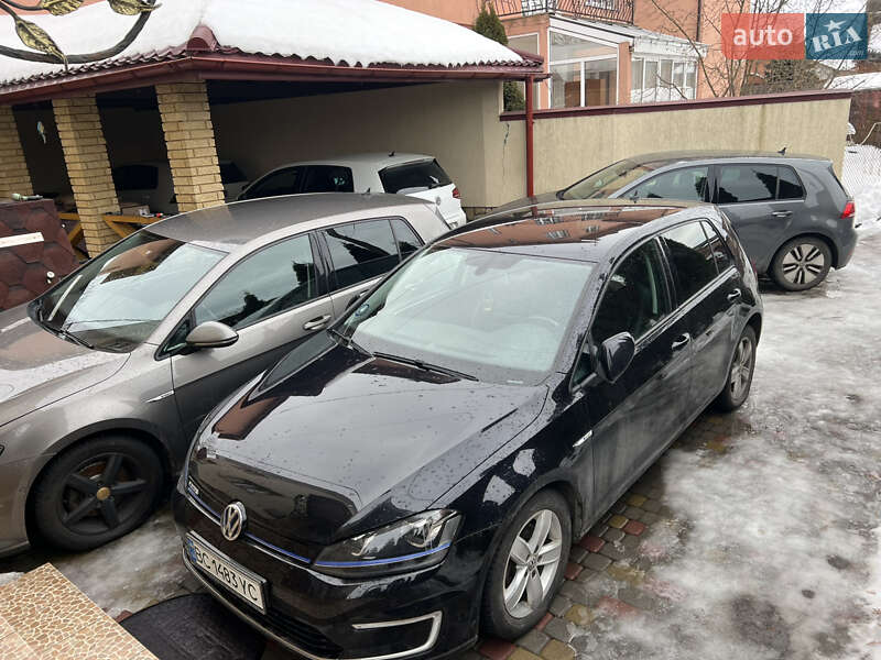 Volkswagen e-Golf 2015