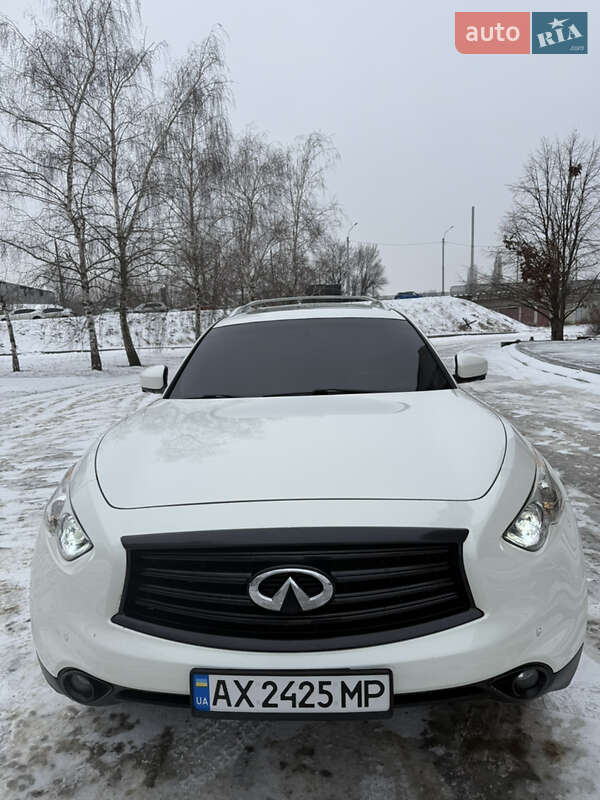 Infiniti-31