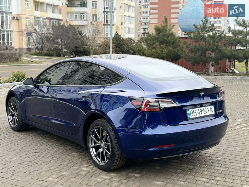 Tesla-18