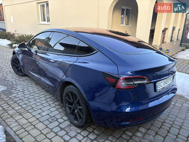 Tesla-8