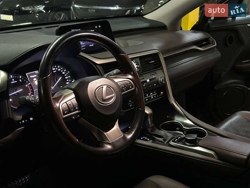 Lexus-44