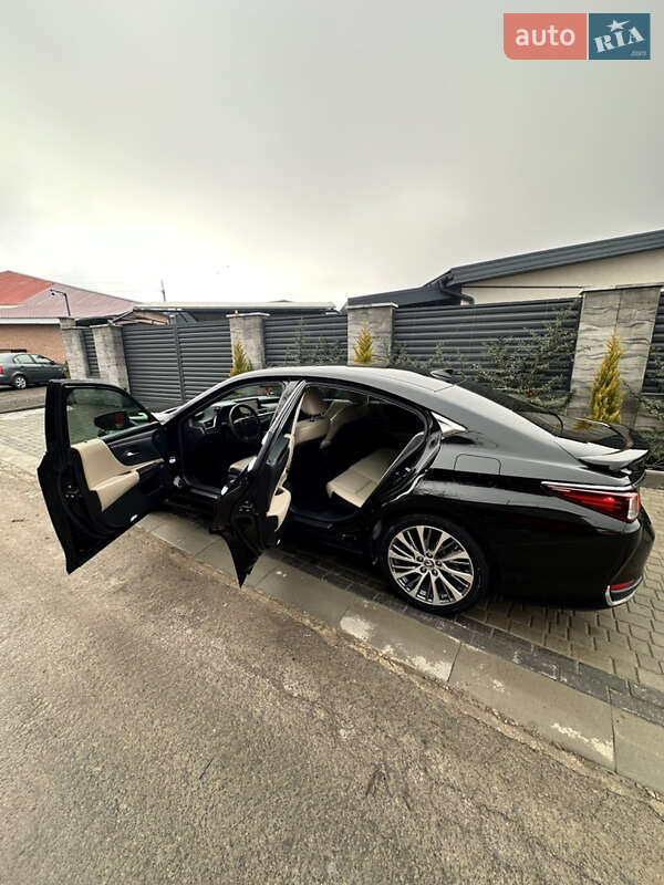 Lexus-27