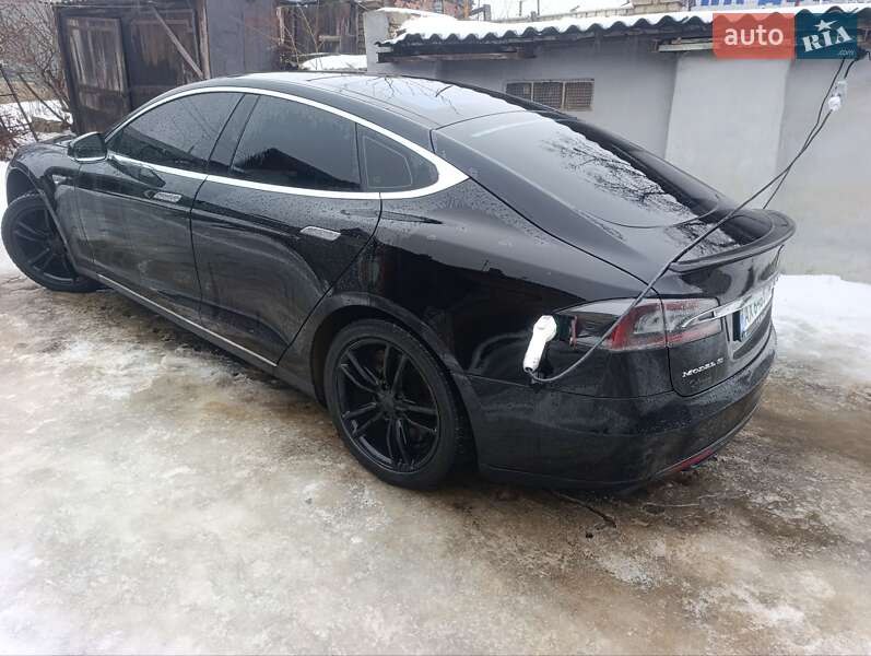 Tesla-0