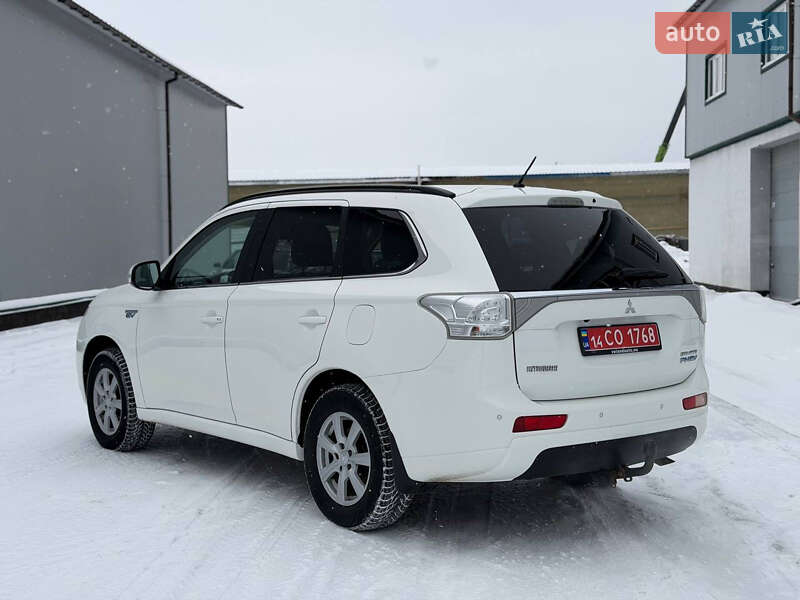 Mitsubishi Outlander 2014
