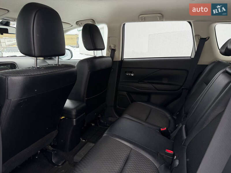 Mitsubishi Outlander 2014