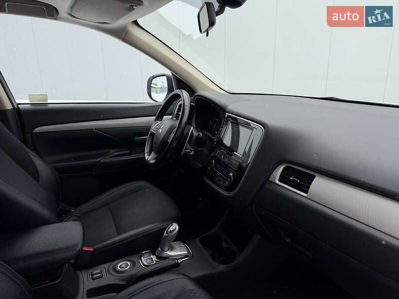 Mitsubishi Outlander 2014