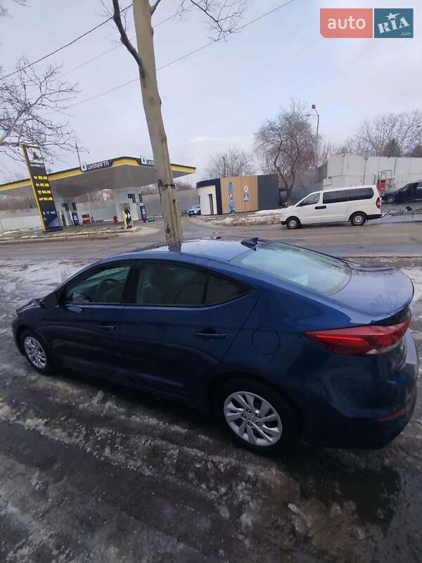 Hyundai Elantra 2016