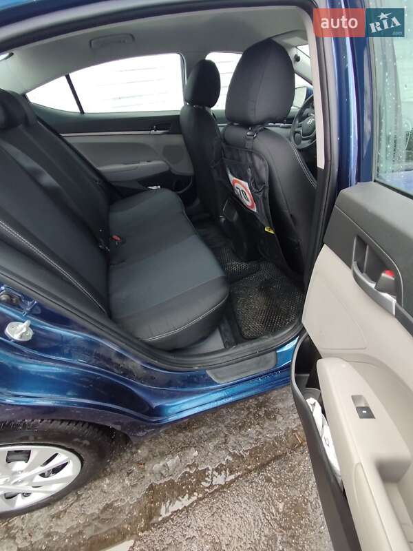 Hyundai Elantra 2016