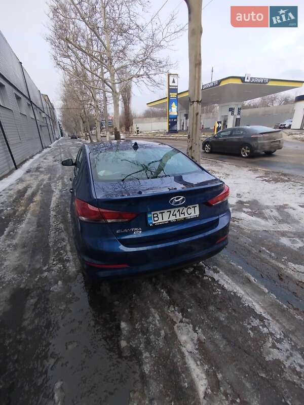 Hyundai Elantra 2016