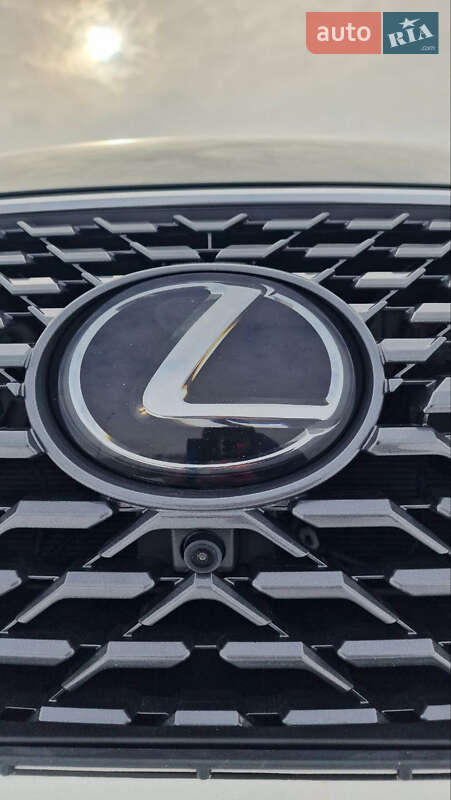 Lexus-27