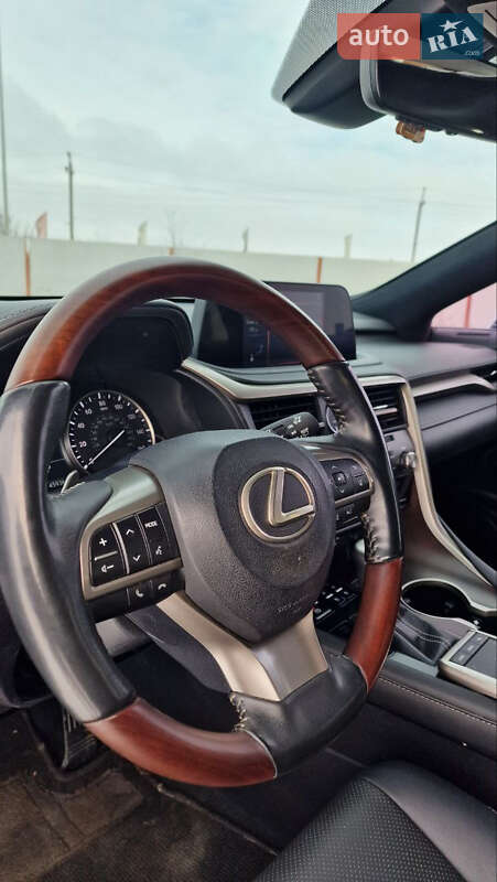Lexus-6