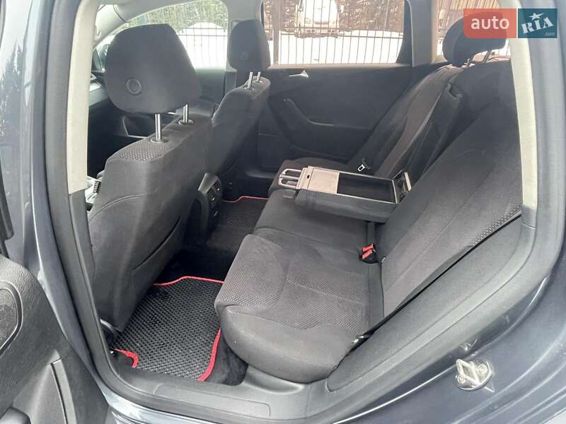 Volkswagen Passat 2010