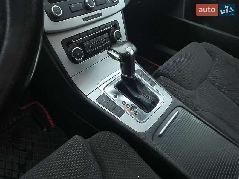 Volkswagen Passat 2010