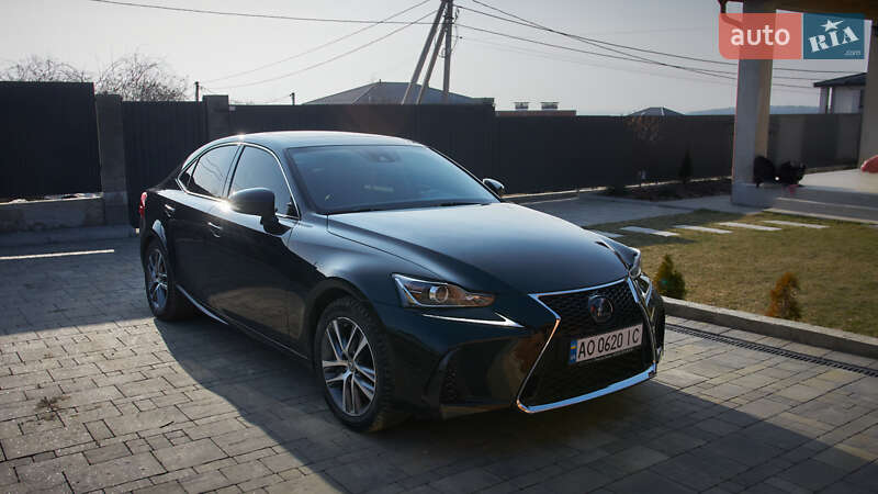 Lexus-10