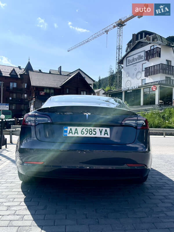 Tesla-3
