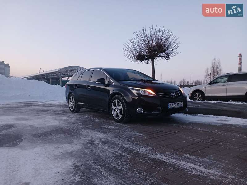 Toyota Avensis 2012