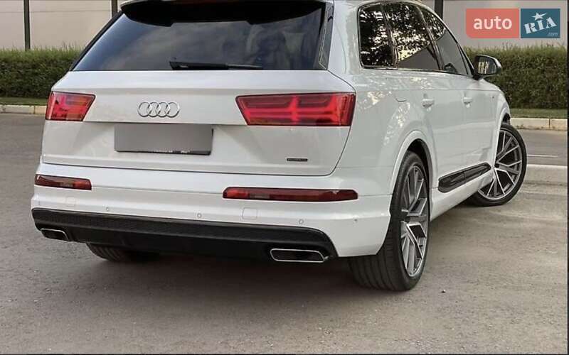 Audi-33