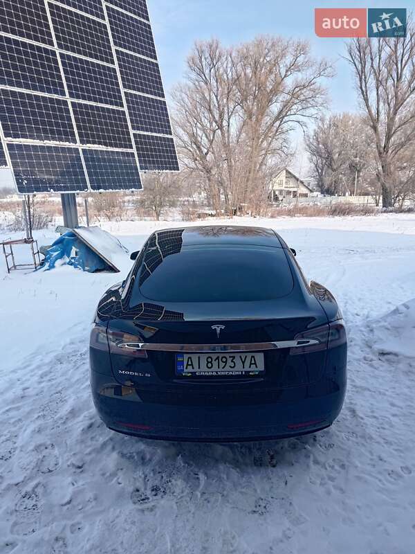 Tesla-0