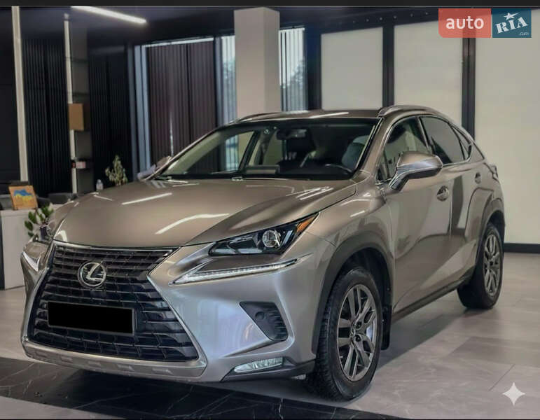 Lexus-6