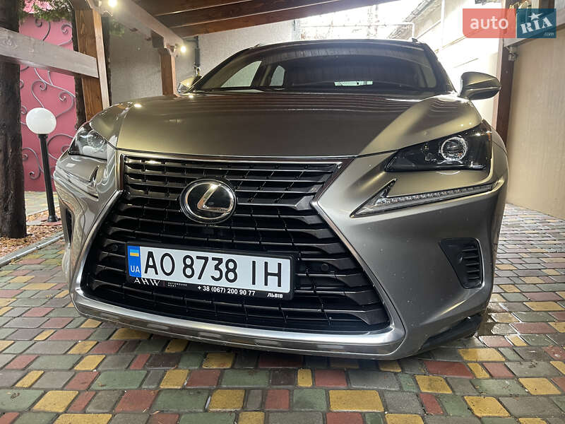 Lexus-9