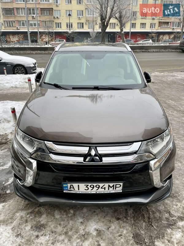 Mitsubishi Outlander 2015