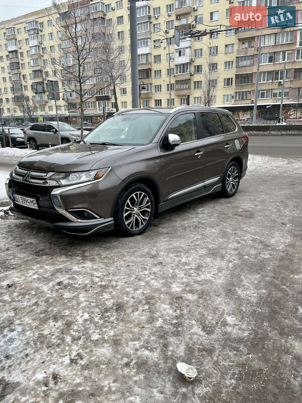 Mitsubishi Outlander 2015