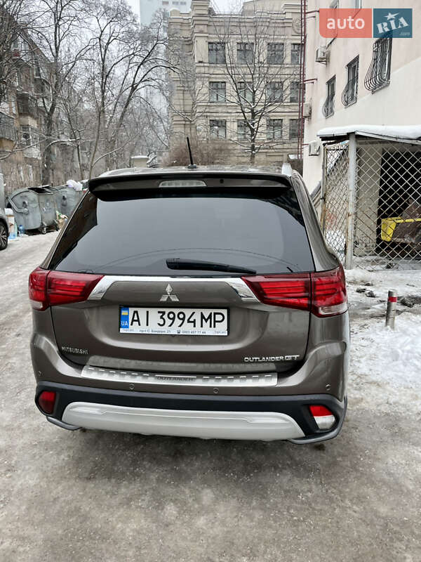 Mitsubishi Outlander 2015