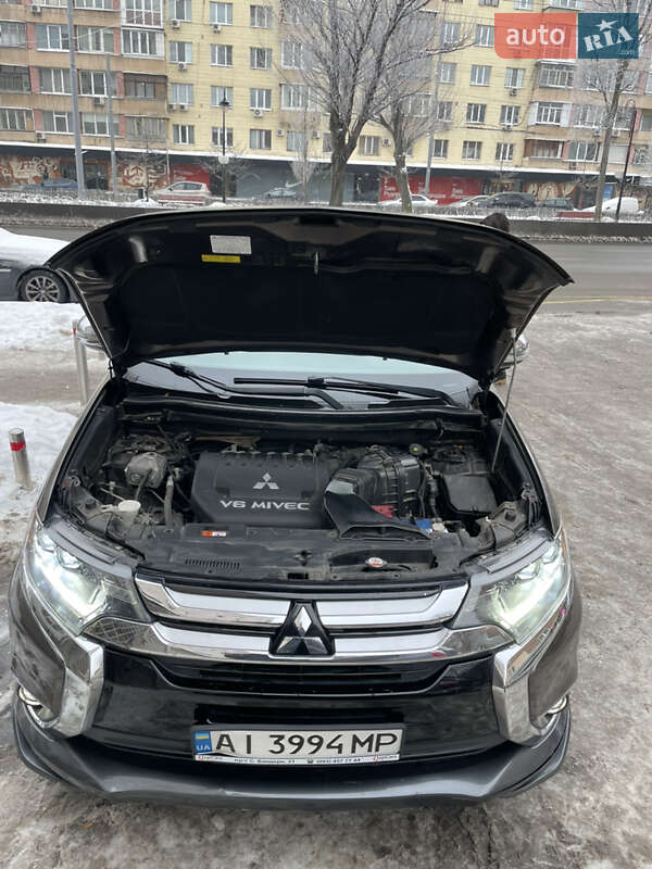 Mitsubishi Outlander 2015