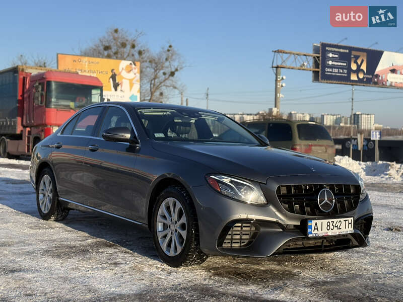 Mercedes-Benz-24