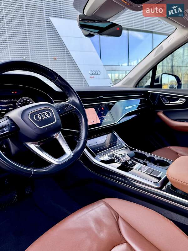 Audi-71