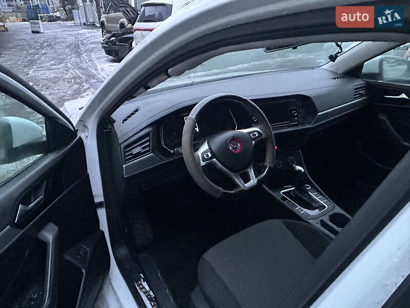 Volkswagen Jetta 2019