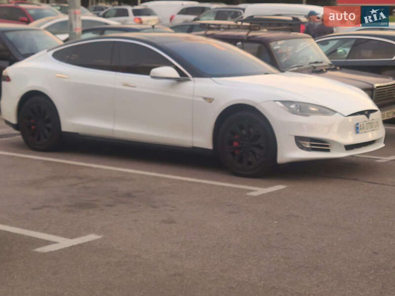 Tesla Model S 2013