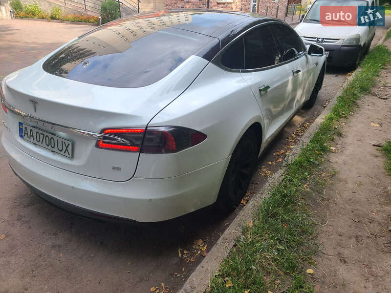 Tesla Model S 2013