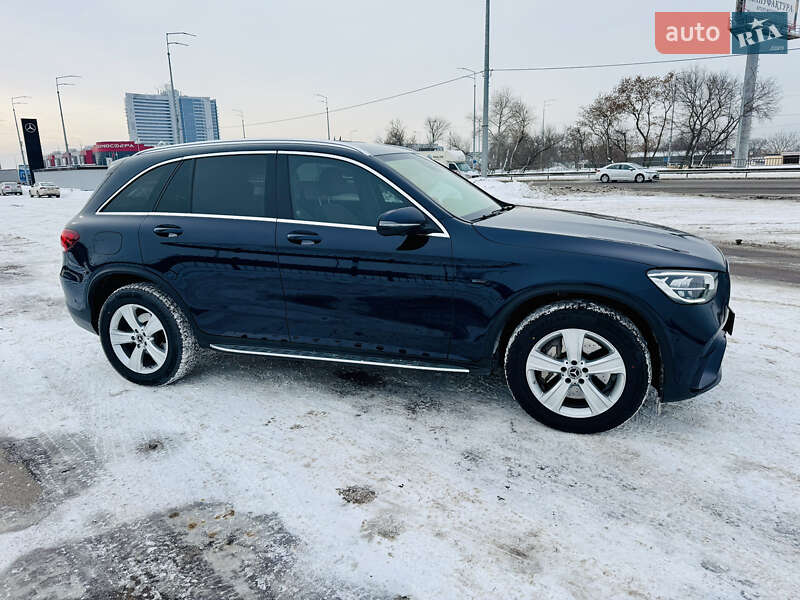 Mercedes-Benz GLC-Class 2021