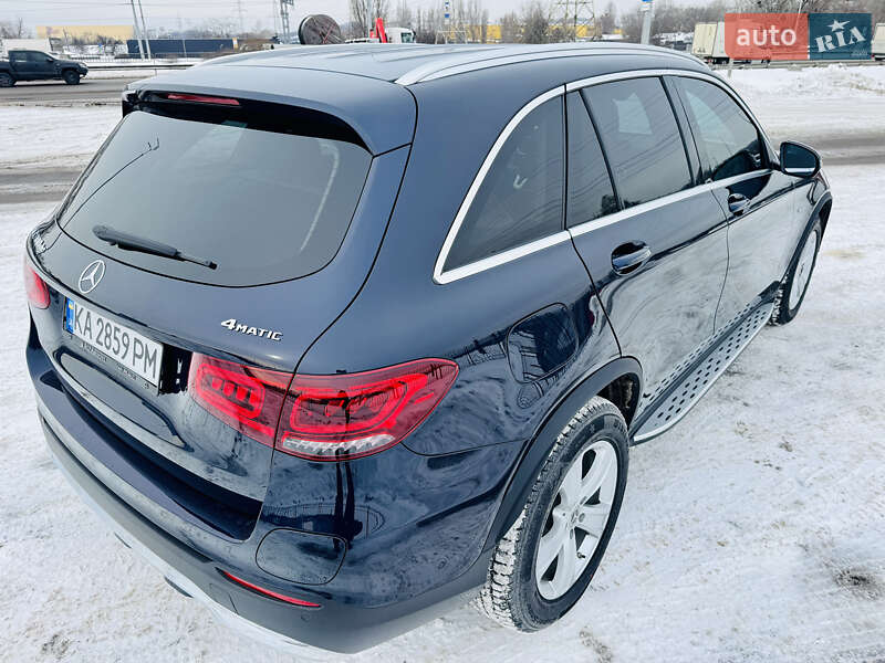 Mercedes-Benz GLC-Class 2021