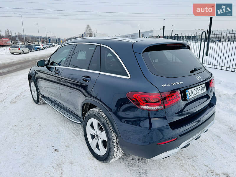 Mercedes-Benz GLC-Class 2021