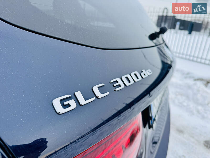 Mercedes-Benz GLC-Class 2021