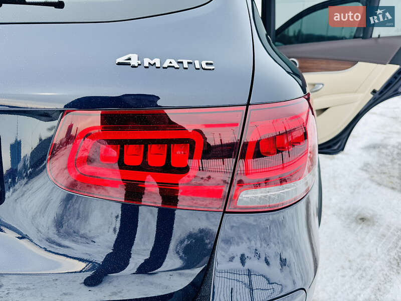 Mercedes-Benz GLC-Class 2021